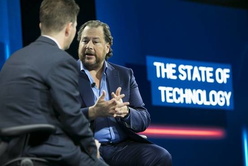 Salesforce CEO Urges Extra Scrutiny of Microsoft’s Acquisition of LinkedIn