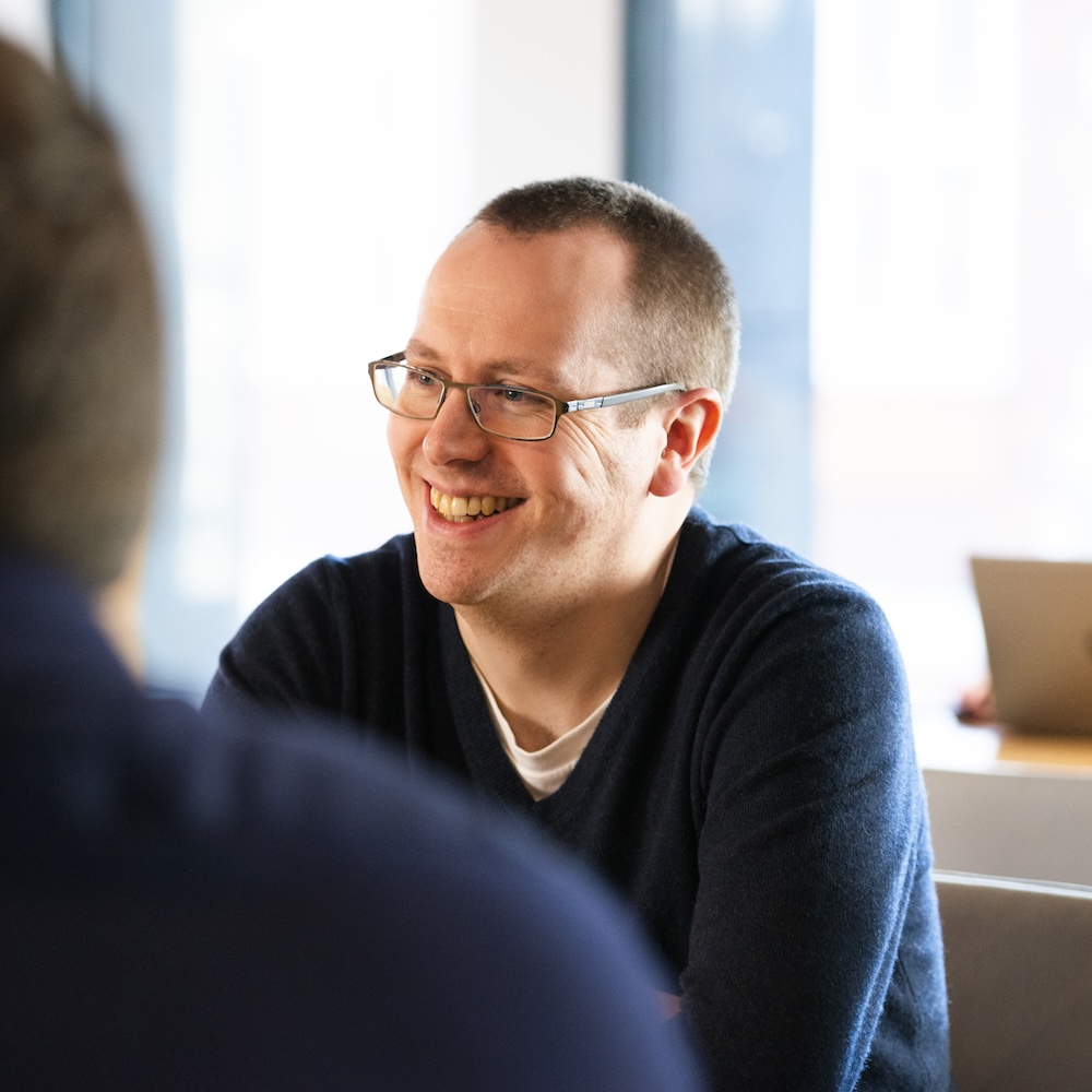 Data Cloud Consultant works with his colleagues